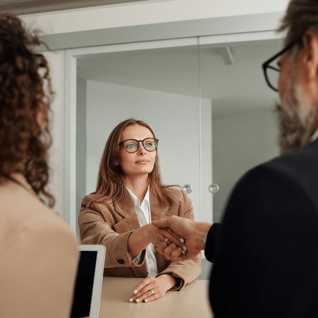 HR recruiter managing candidate outreach with Aktok AI assistant